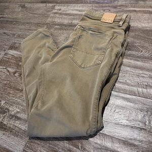 DU/ER DUER Pants Mens 35x30 Khaki No Sweat N2X Slim Fit Performance